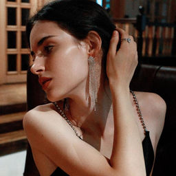 Серьги висячие со стразами Голливуд водопад нитей, белые в серебре, 11 см