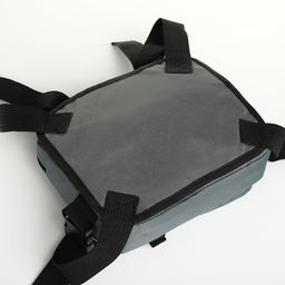 Сумка нагрудная на молнии, 2 наружных кармана, 21×3.5×16 см, серая