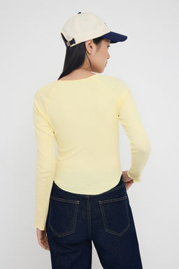 Teen Ac?k Sar? Fitted/Vucuda Oturan Crop/K?sa Orme Bluz TWOAW26BZ00080 - Trendyolmilla фото 4