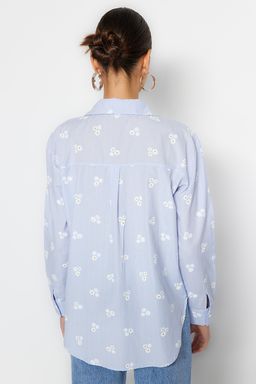 TRENDYOLMILLA Mavi Cizgili Cicek Desenli Pamuklu Oversize Genis Kal?pl Dokuma Gomlek TWOSS23GO00373  фото 5