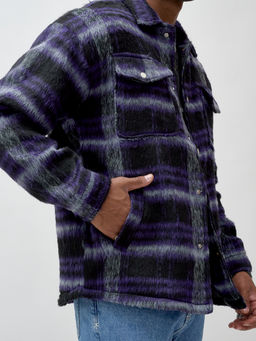 Куртка рубашка шерстяная в клетку мужская демисезонная темно-фиолетового цвета 58569TF
