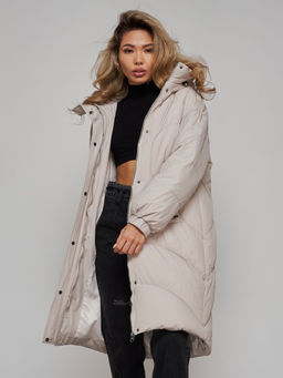 Пальто утепленное молодежное зимнее женское бежевого цвета 52323B - Holdluck фото 16