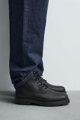 CHUNKY LACE-UP BOOTS