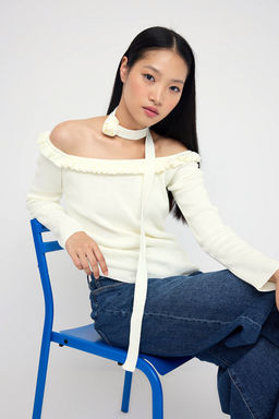 Teen Ekru Carmen Yaka Gullu Atk? Aksesuarl? Triko Body Kazak TWOAW26KZ00029 - Trendyolmilla фото 2