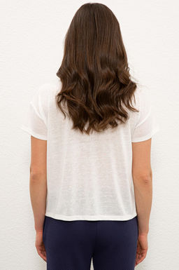 Kad_n Beyaz Bisiklet Yaka Ti__rt