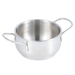 51795 WERNER Набор посуды CASINA из 4 пр. (ковш 14х7,5 см/1,2 л, кастрюля с крышкой 14х7,5 см/1,2 л, сковорода 16х4 см), с индукционным дном. Материал: нержавеющая сталь 18/10. Толщина стенок: 0,6 мм, толщина дна: 3,1 мм.