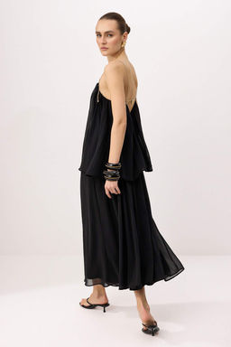 Siyah Zincir Detayl? Ask?l? Sifon Astarl? Maxi Dokuma Elbise TWOSS26EL00350
