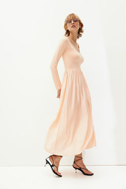 Vestido off-the-shoulder
