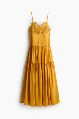 Vestido escalonado con detalles bordados