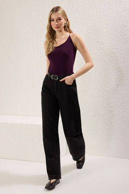 Murdum Ask?l? Capraz S?rt Detayl? Havuz Yaka Vucuda Oturan EsnekOrme Bluz TWOSS25BZ00287