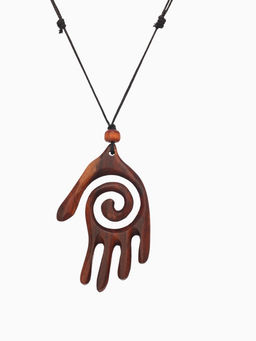 Кулон «Ладонь со спиралью», дерево соно