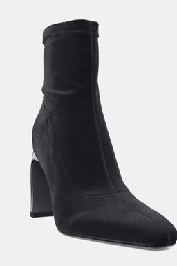 VELVET-EFFECT ANKLE BOOTS