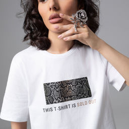 Футболка свободной посадки Модная перезагрузка (белая) - Charutti фото 3