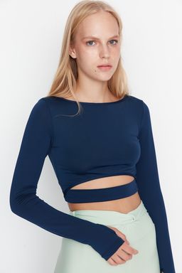 Koyu Lacivert Crop Pencere/Cut Out ve Bas Parmak Delik Detayl? Orme Spor Ust/Bluz TWOAW21BZ0156