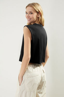 TRENDYOLMILLA K?rm?z? %100 Pamuk Bask?l? Kolsuz Relaxed/Rahat Kal?p Crop Bisiklet Yaka Orme T-Shirt TWOSS23TS00122  фото 31