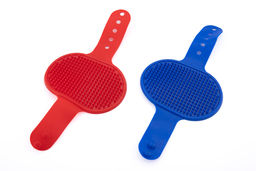 Щетка для вычесывания и мытья животных с пластиковыми зубьями 270640