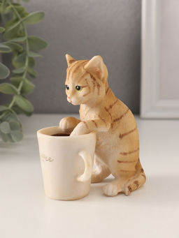 Фигурка полистоун «Рыжий котёнок с чашкой кофе», 8.5×5.5×10 см