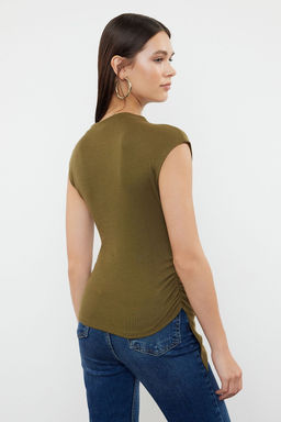 Haki Dik Yaka Buzgu/Drape Detayl? Fitted/Vucuda Oturan Asimetrik Orme Bluz TWOSS24BZ00534