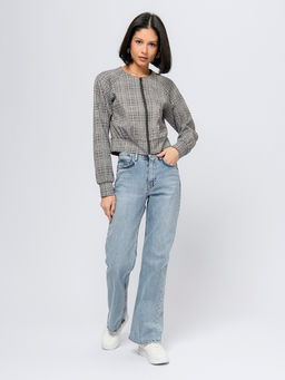 Жакет серого цвета укороченный с розовой клеткой и объемными рукавами - 1001dress фото 2