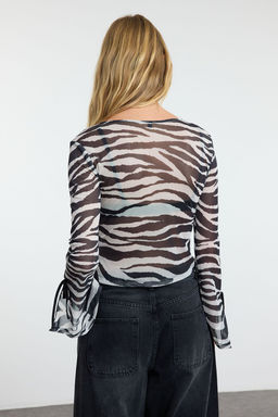 Siyah Zebra Bask?l? Fitted/Vucuda Oturan Esnek Orme Bluz TWOAW25BZ00286 - Trendyolmilla фото 5
