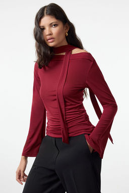 Trendyolmilla Siyah Sal Detayl? Fitted/Vucuda Oturan Esnek Orme Bluz TWOAW25BZ00107