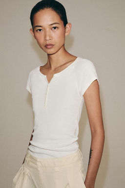CAMISETA BOTONES CON LINO / Crudo - Zara фото 2