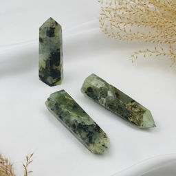 Кристалл из Пренита с Эпидотом