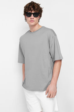 Gri Oversize/Genis Kesim Cicek Bask?l? K?sa Kol %100 Pamuklu T-Shirt TMNSS21TS1223