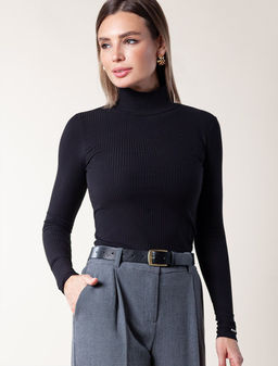 D49.039 Джемпер женский черный