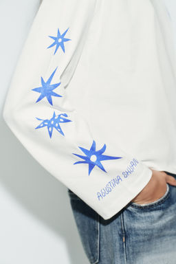 CAMISETA MANGA LARGA ESTAMPADO AGUSTINA SHUAN / Blanco - Zara фото 3