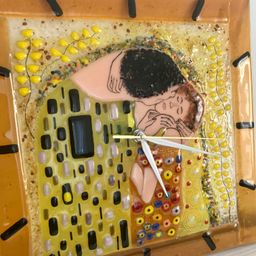 Настенные часы Поцелуй