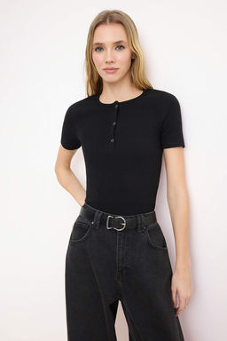 Siyah Fitted/Vucuda Oturan C?tc?tl? K?sa Kollu Fitilli Esnek Orme Bluz TWOSS26BZ00334