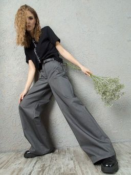 Брюки серые широкие