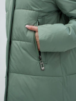 Куртка зимняя женская с капюшоном удлиненная стеганная зеленого цвета 9629Z - Mtforce фото 9