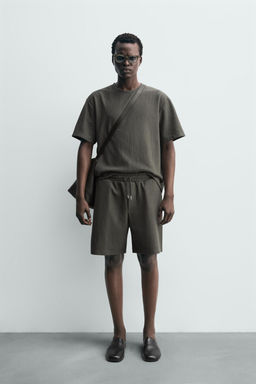 CAMISETA RELAXED FIT ESTRUCTURA / Verdoso