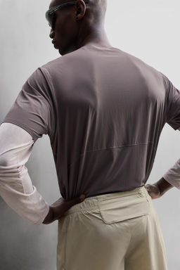 CAMISETA T?CNICA ESTRUCTURA / Morado