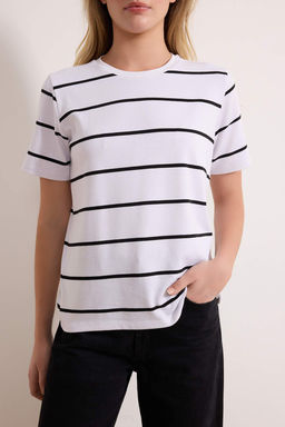 Ekru Cizgili Regular/Normal Kal?p K?sa Kollu Tok %100 Pamuk Orme T-Shirt TWOSS26TS00049