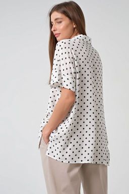 Рубашка оверсайз с коротким рукавом в горошек на белом