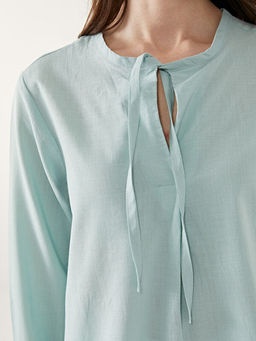 Ba?lamal? Yaka Kad?n Bluz