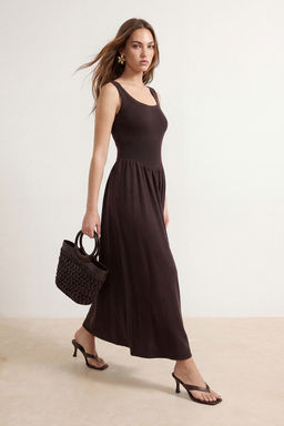 Trendyolmilla Kahverengi Premium Iplik/Ozel Iplik Midi Bisiklet Yaka Ask?l? Triko Elbise TWOSS25EL00333  фото 6