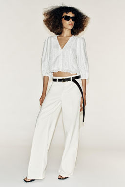 BLUSA BORDADOS PERFORADOS / Blanco roto