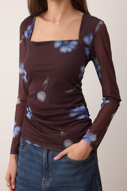 Kahverengi Bask?l? Buzgu/Drape Detayl? Fitted/Vucuda Oturan Uzun Kollu Orme Bluz TWOAW26BZ00132