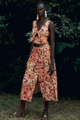 RUSTIC PRINTED KNOT TOP