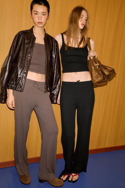 PANTAL?N RECTO RIB / Marr?n / Topo