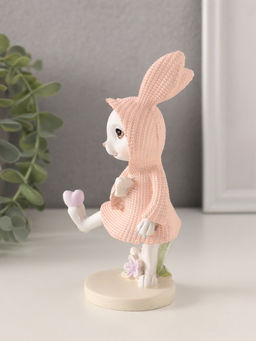 Фигурка полистоун Зайка в вязаном розовом платьице, сердечко на лапе, 8?5.5?14.5 см