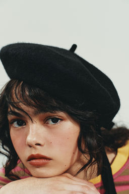 100% WOOL BERET WITH BOW