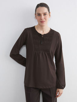 Ba?lamal? Yaka Nak??l? Bluz