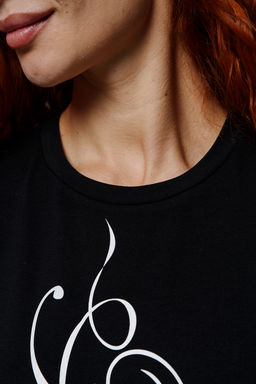 8513 Футболка с длинным рукавом женская