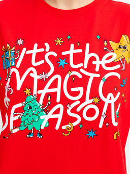 Футболка женская новогодняя в красном цвете с печатью - Mark formelle фото 7