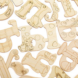 Занимательная азбука (дерево) 33 буквы+карандаши